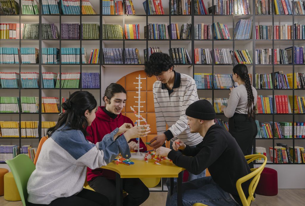 განათლების გზაზე არ გაჩერდე — გაიგე მეტი საქართველოს ბანკის საგანმანათლებლო პროექტებზე